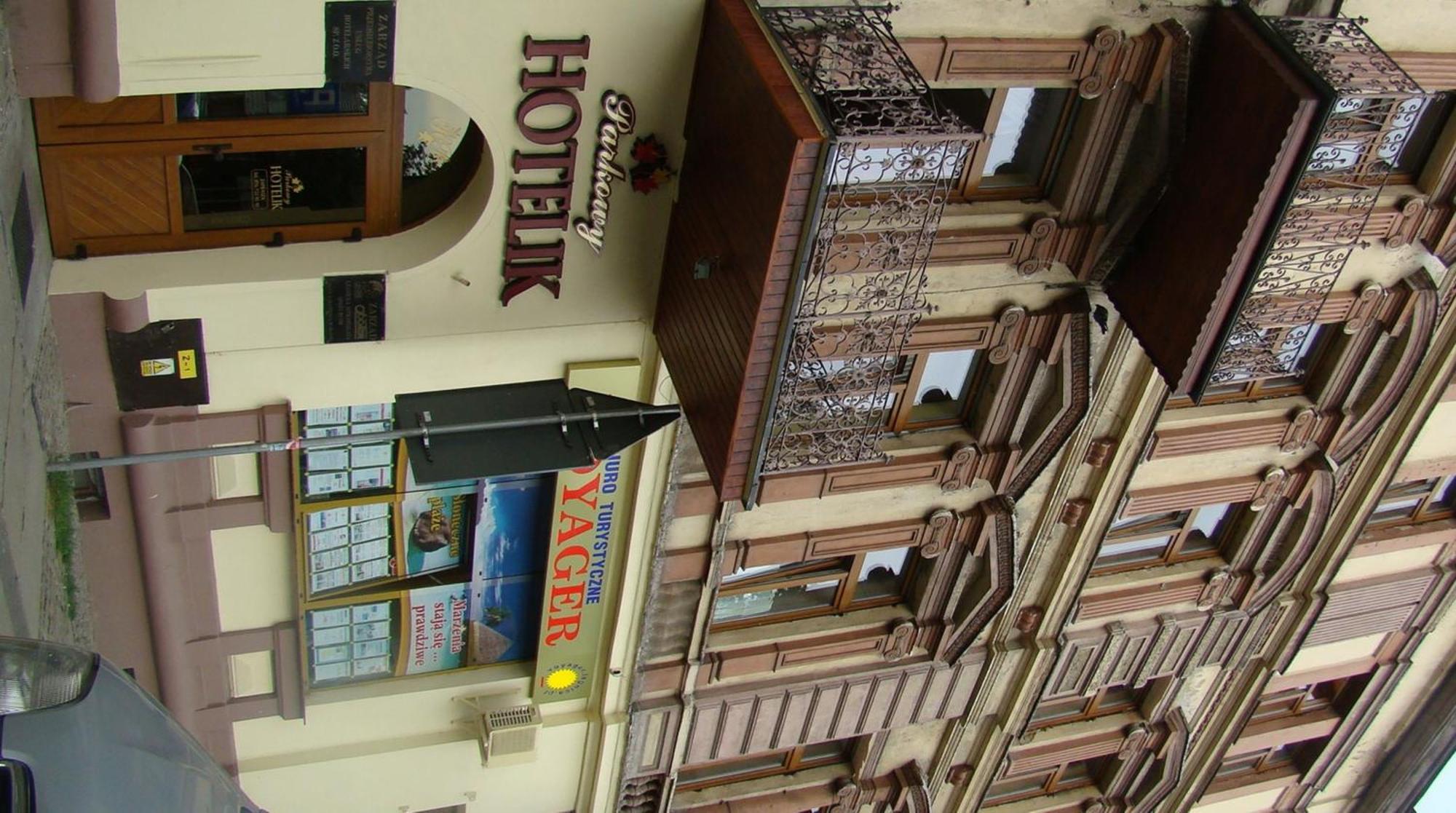 לגניצה Hotelik Parkowy מראה חיצוני תמונה