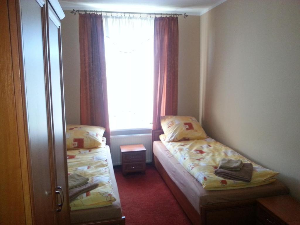 לגניצה Hotelik Parkowy חדר תמונה