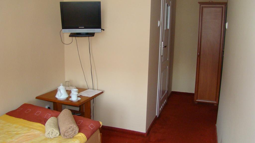 לגניצה Hotelik Parkowy חדר תמונה